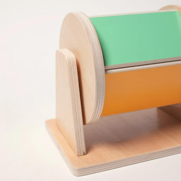 Montessori-draaitrommel in regenboogkleuren