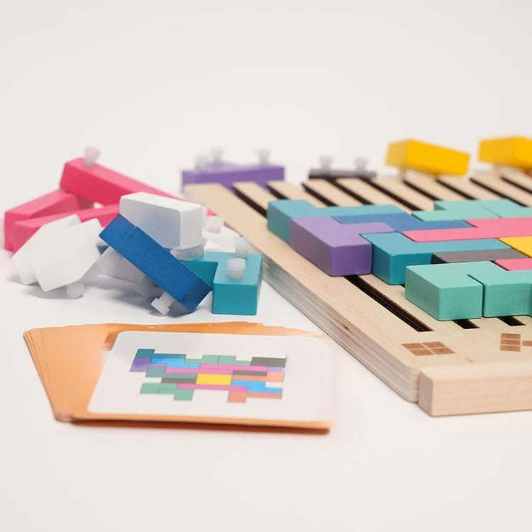 Montessori-logische bouwstenen met opdrachtkaarten