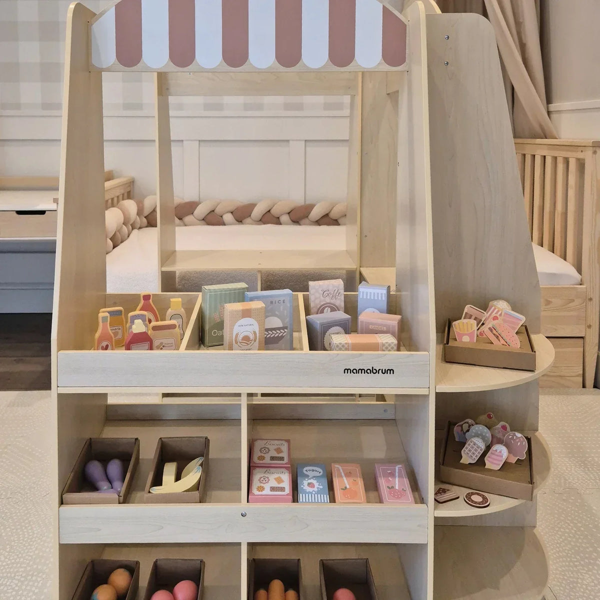 Montessori-marktkraam met producten & speelgeld