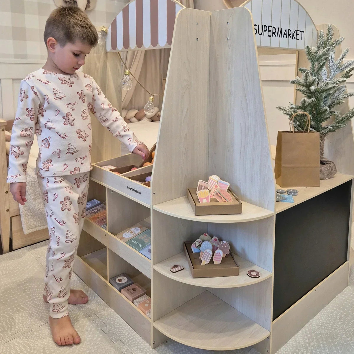 Montessori-marktkraam met producten & speelgeld