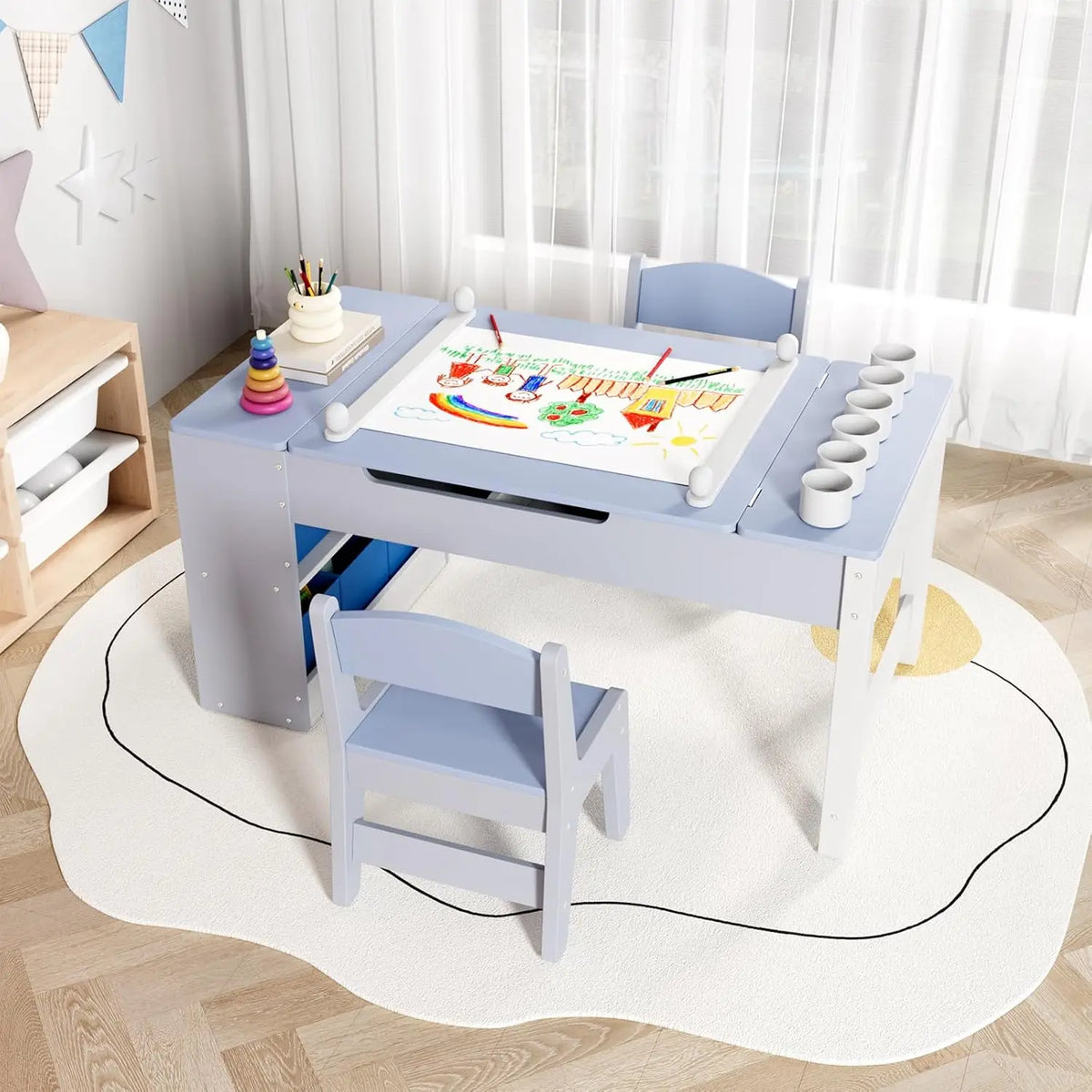 Montessori-activiteitentafel met tekenbord