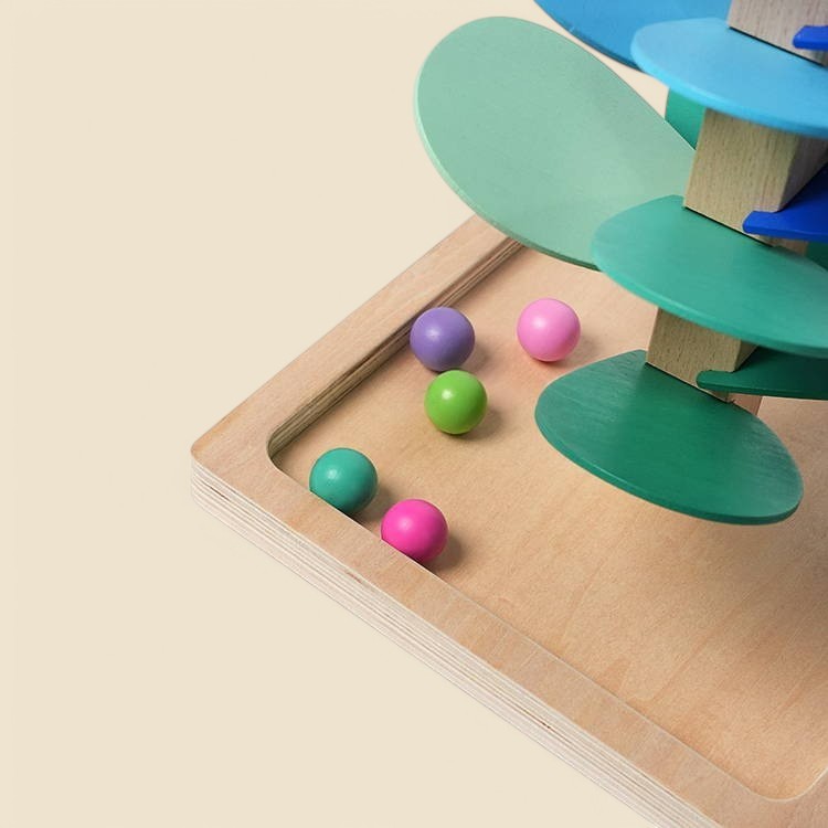 Montessori-regenboogboom van hout