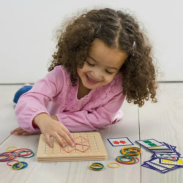 Montessori-geometriebord met elastiekjes