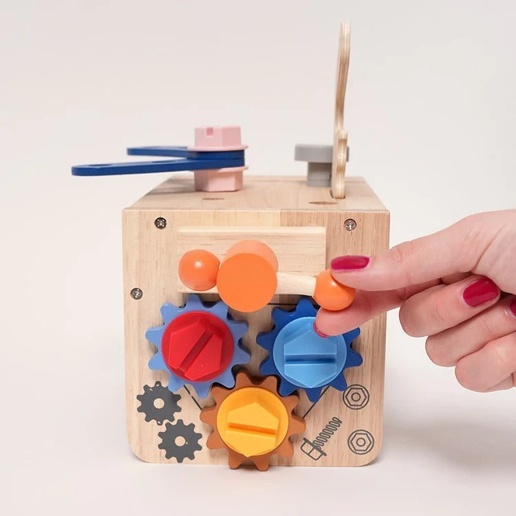 Montessori-houten werkplaats voor kinderen