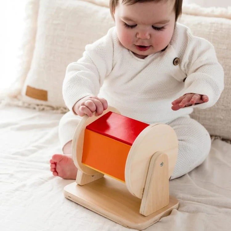 Montessori-draaitrommel in regenboogkleuren