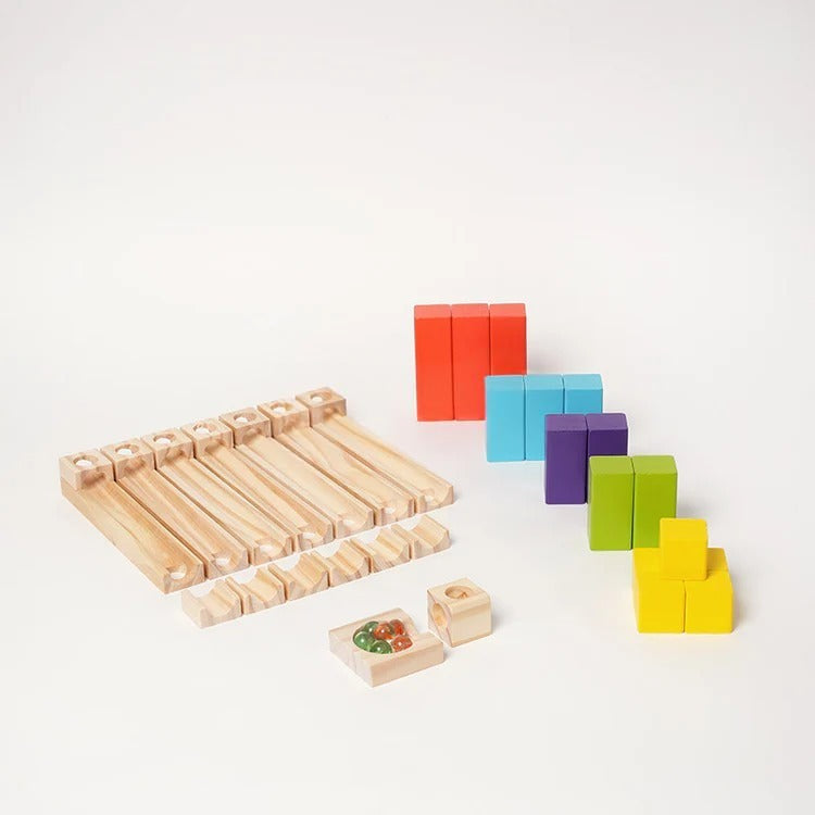 Montessori-kogelbaan van hout