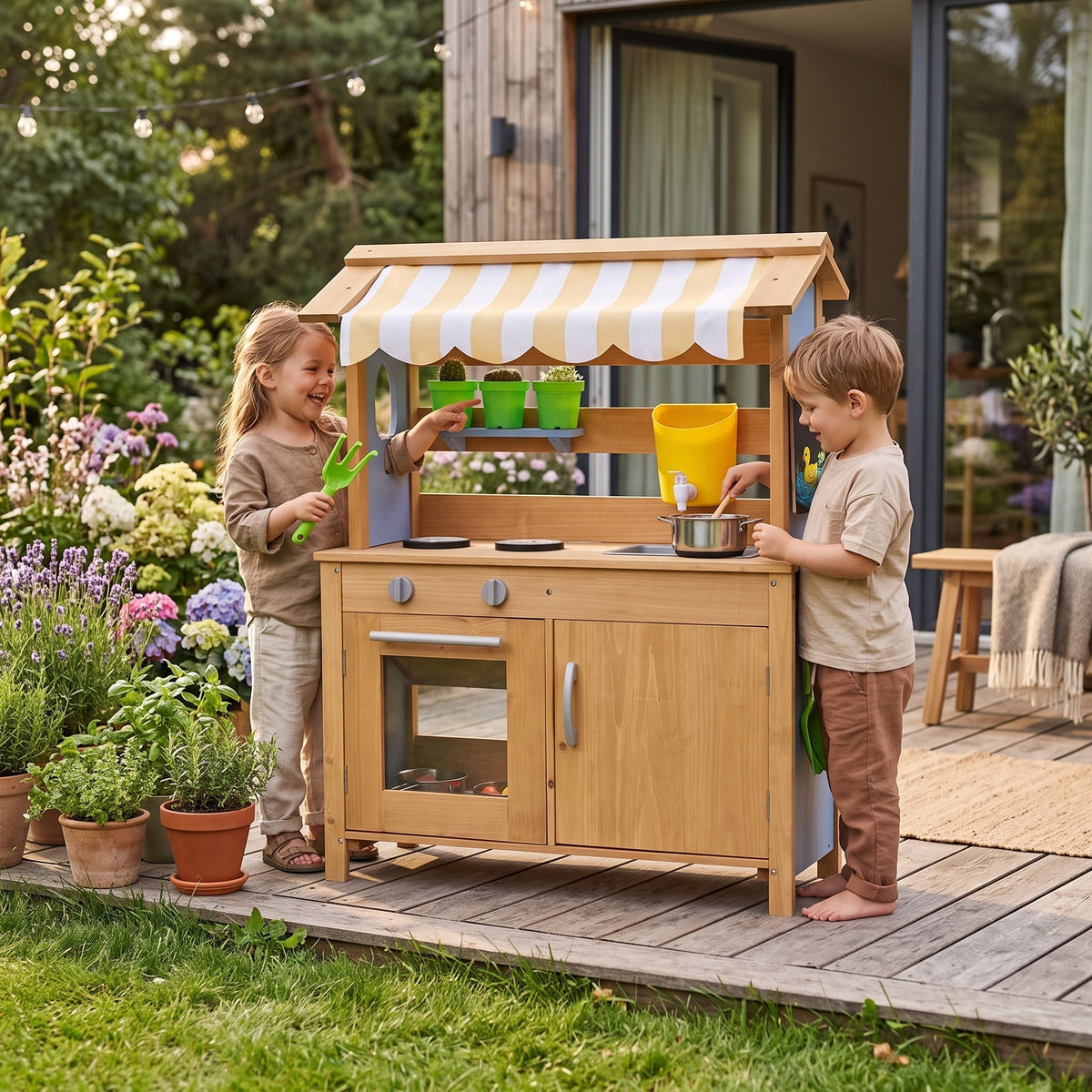 Montessori-buitenkeuken met waterstation