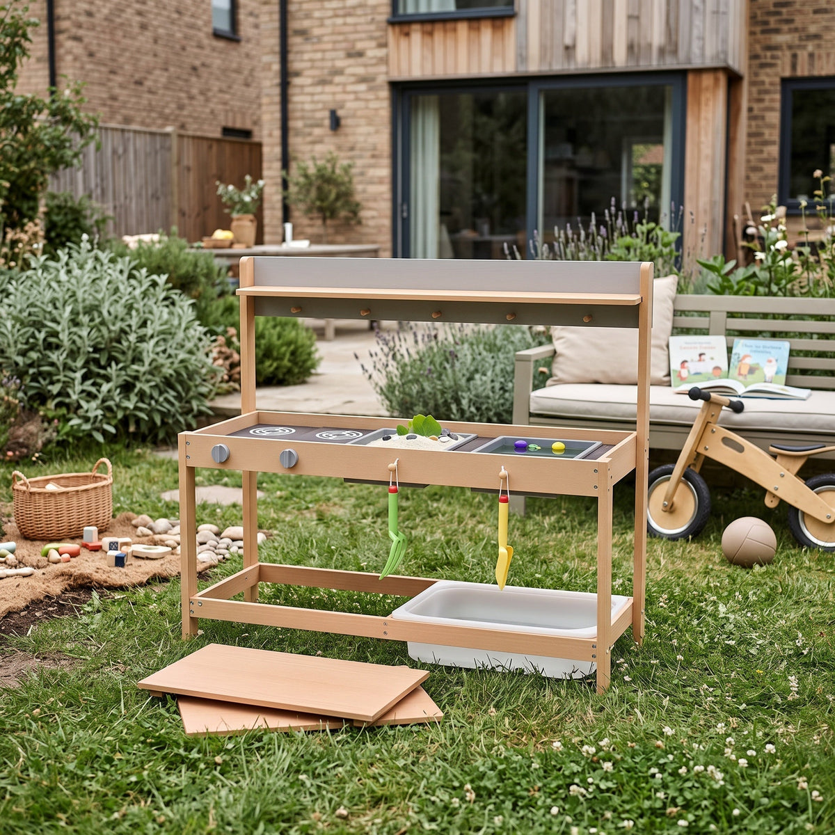 Montessori-buitenspeelkeuken